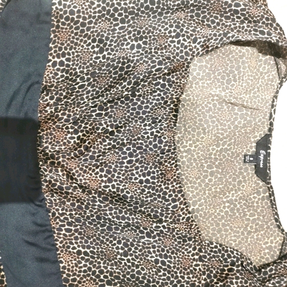 🍀3/$30 Express leopard print top with belt - Picture 3 of 7